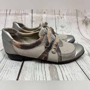 Vaneli Sport Akron Opal 11892 Fashion Sneaker Snakeskin Narrow